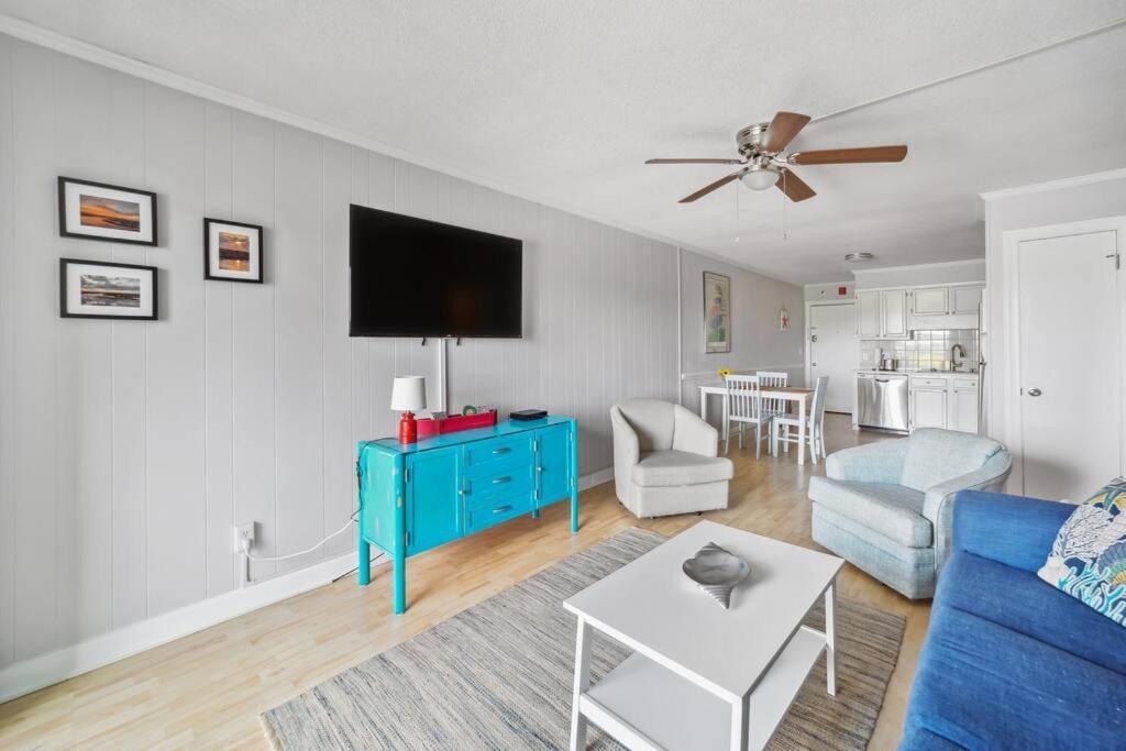 Right Across Beach Pool View Private Balcony By Zen Living Short Term Rental Myrtle Beach Buitenkant foto